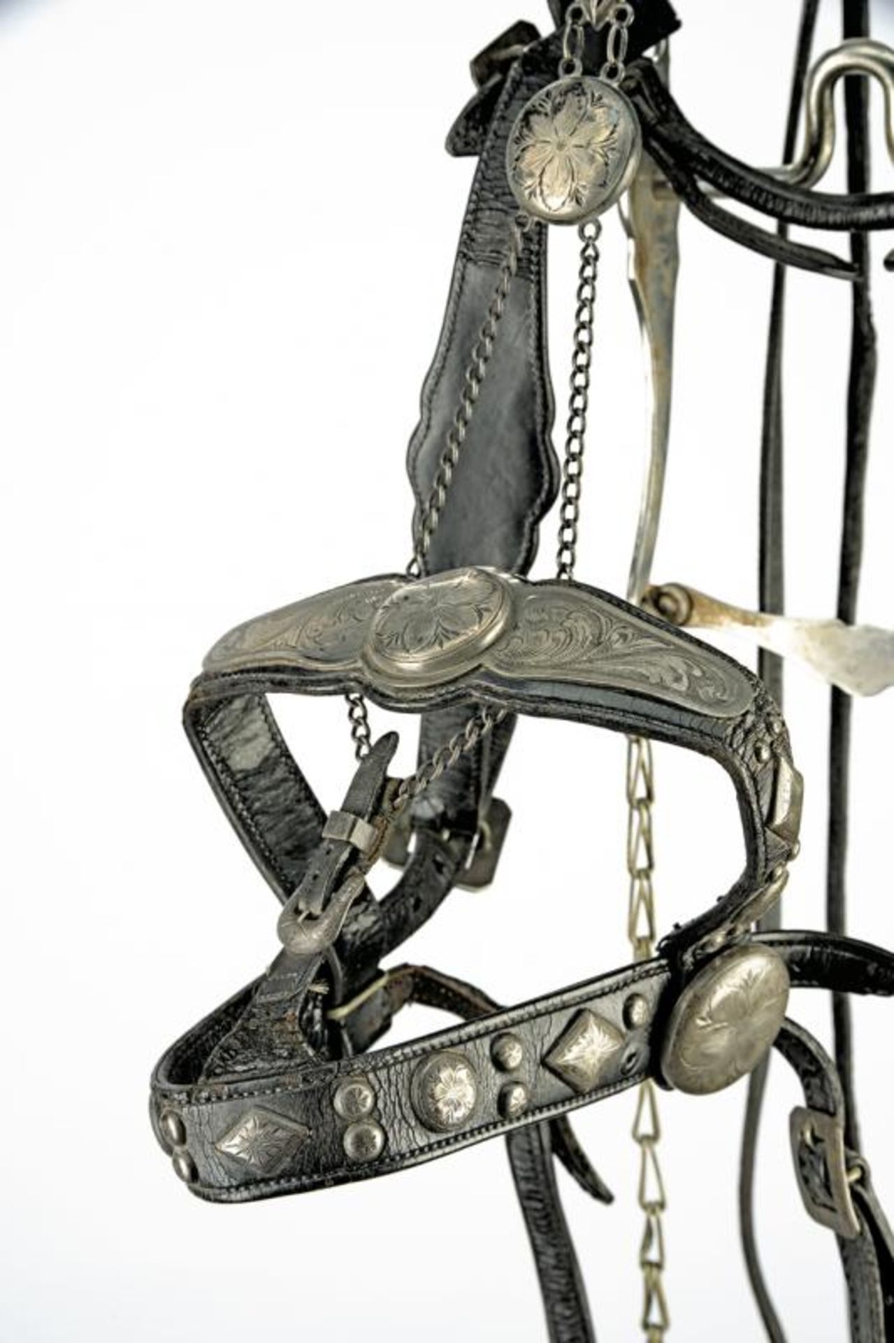 A highly important and beautiful silver mounted San Fernando Parade saddle with stirrups, spurs and - Image 12 of 12