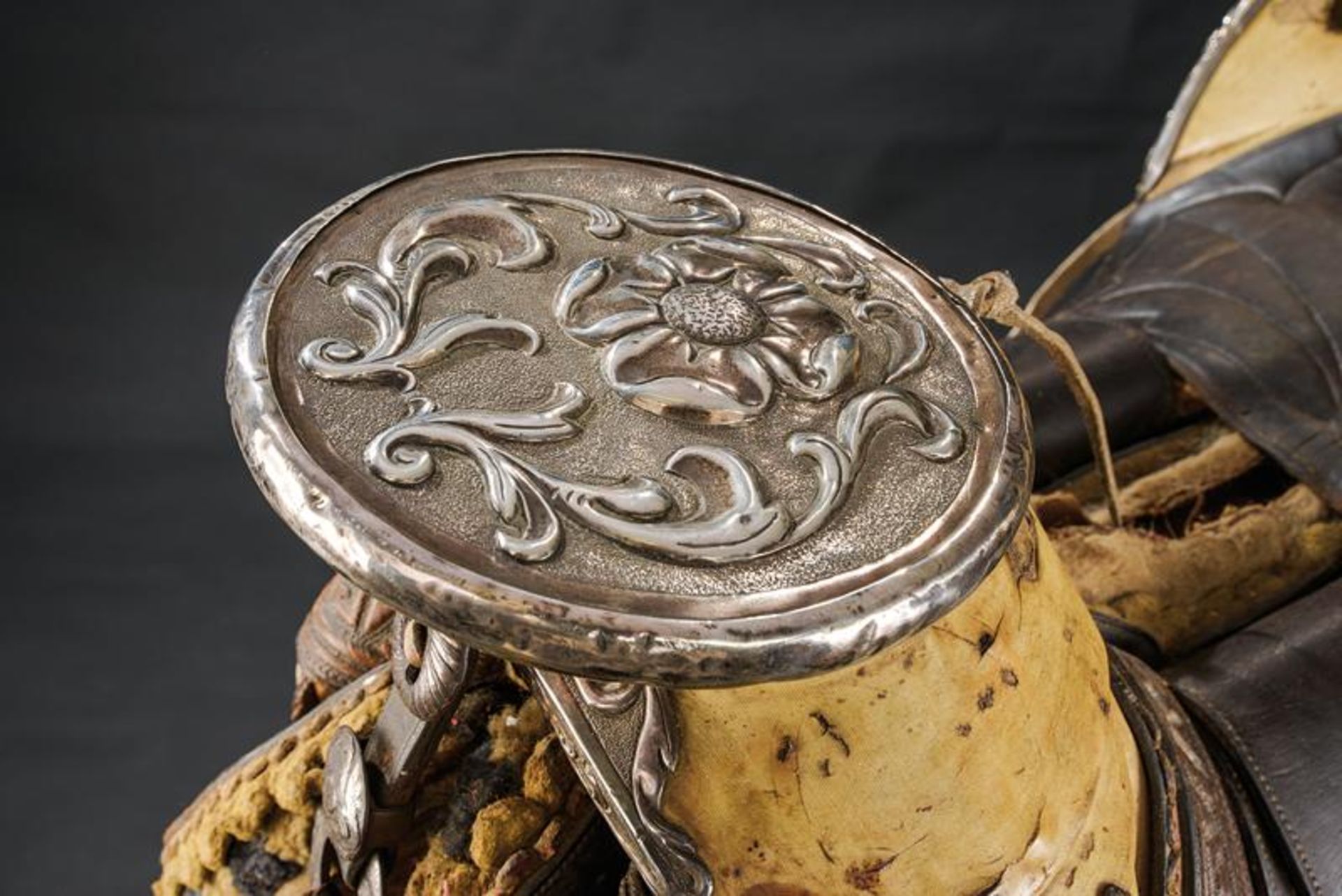 A beautiful Charro saddle from the property of the Mexican Ambassador in Bruxelles - Image 5 of 5