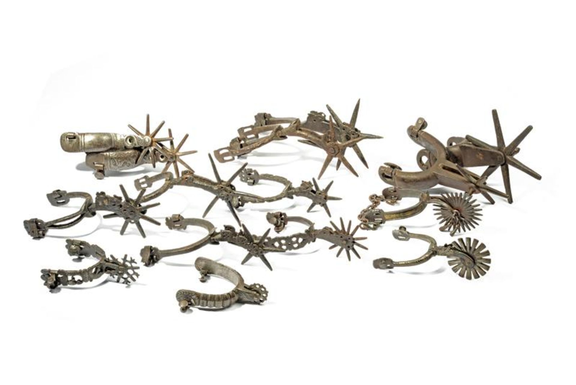 A very interesting lot of fifteen single spurs