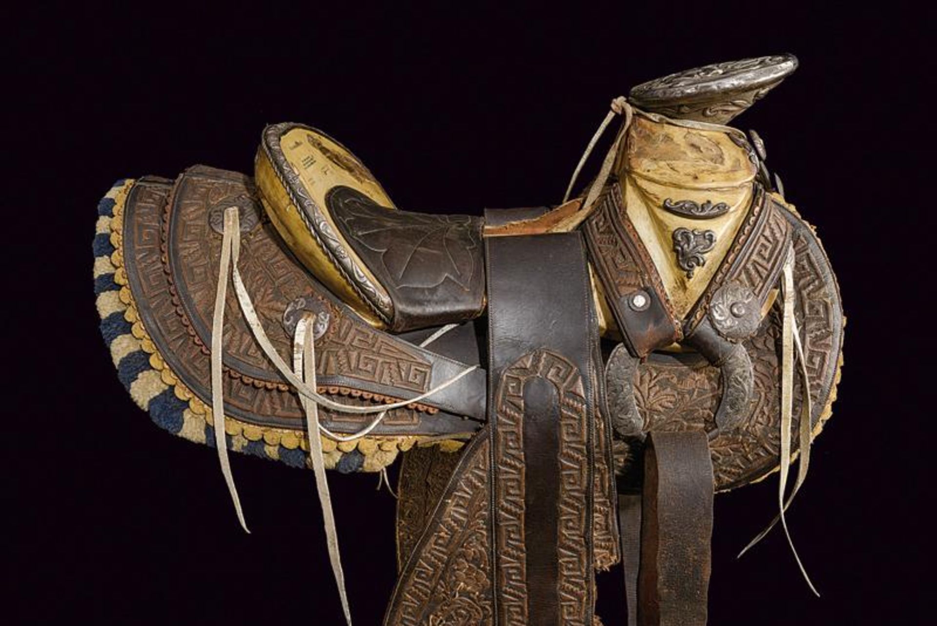 A beautiful Charro saddle from the property of the Mexican Ambassador in Bruxelles - Image 2 of 5