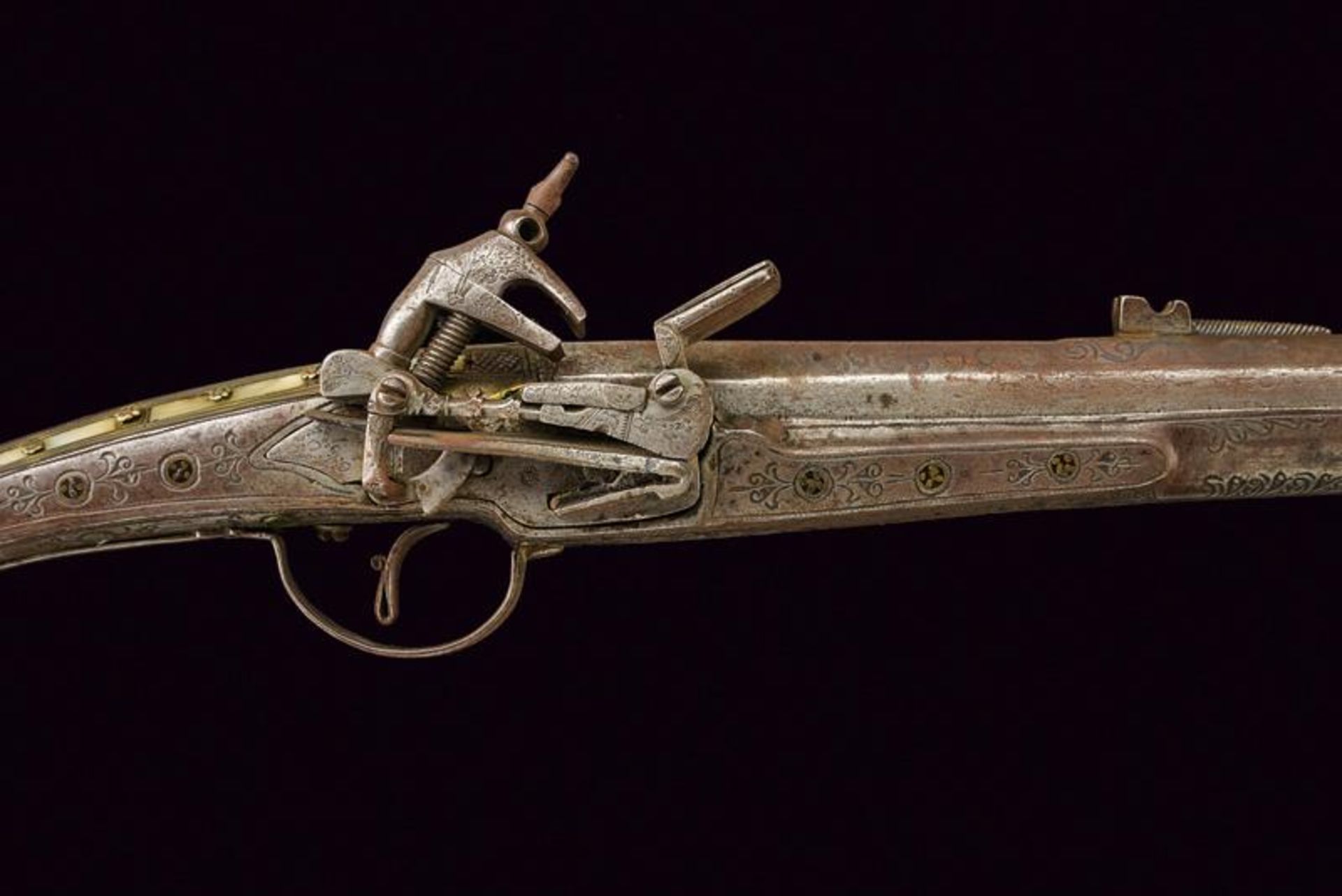 A fine miquelet flintlock gun - Image 3 of 5