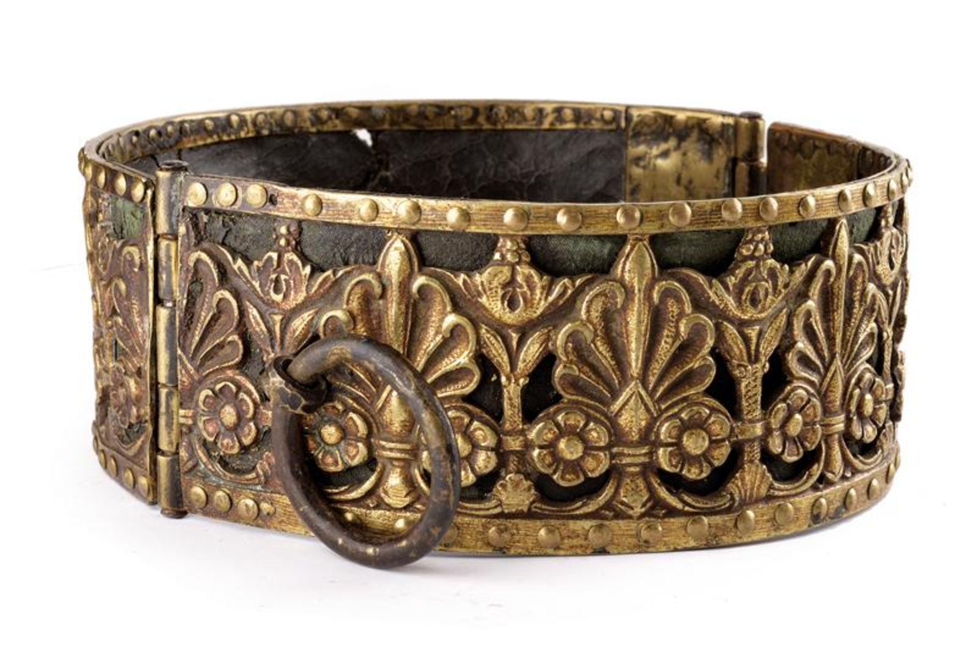 A fine bronze dog collar - Image 2 of 2