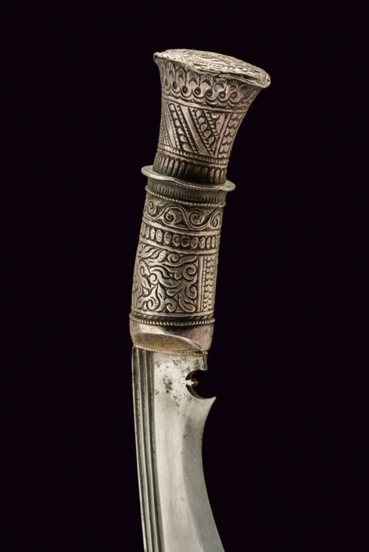 A rare silver mounted kukri - Image 2 of 5