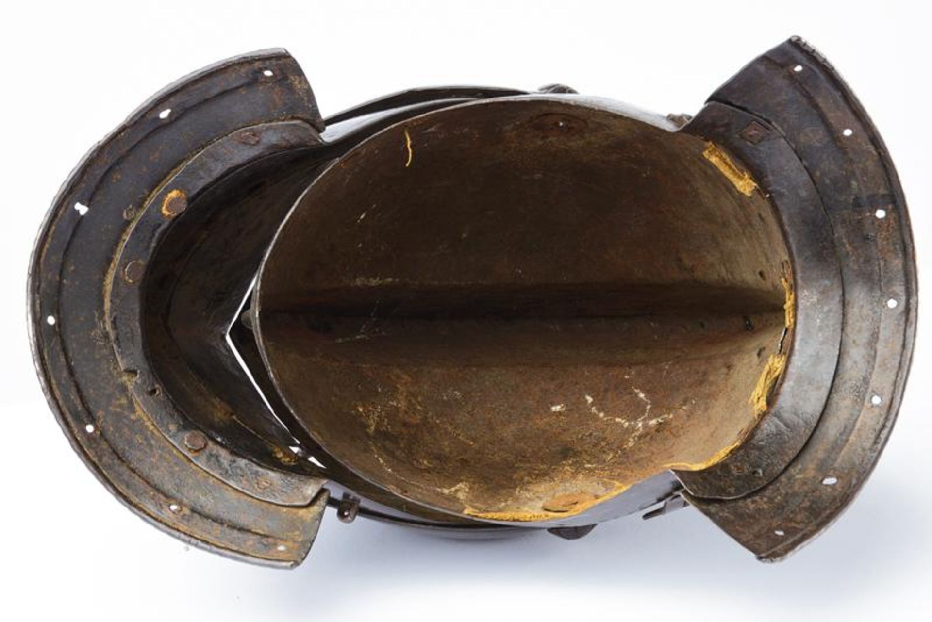 A closed cavalry helmet - Image 4 of 5