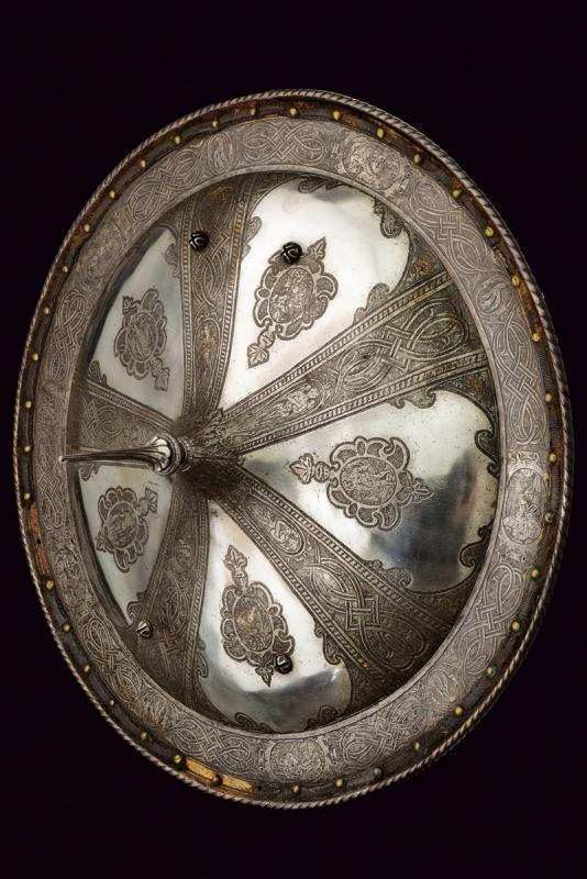 A beautiful shield - Image 4 of 12