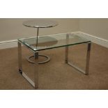 Rectangular glass top coffee table on chrome base (71cm x 45cm, H42cm),
