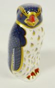 Royal Crown Derby paperweight 'Rockhopper Penguin' with gold stopper, H10.