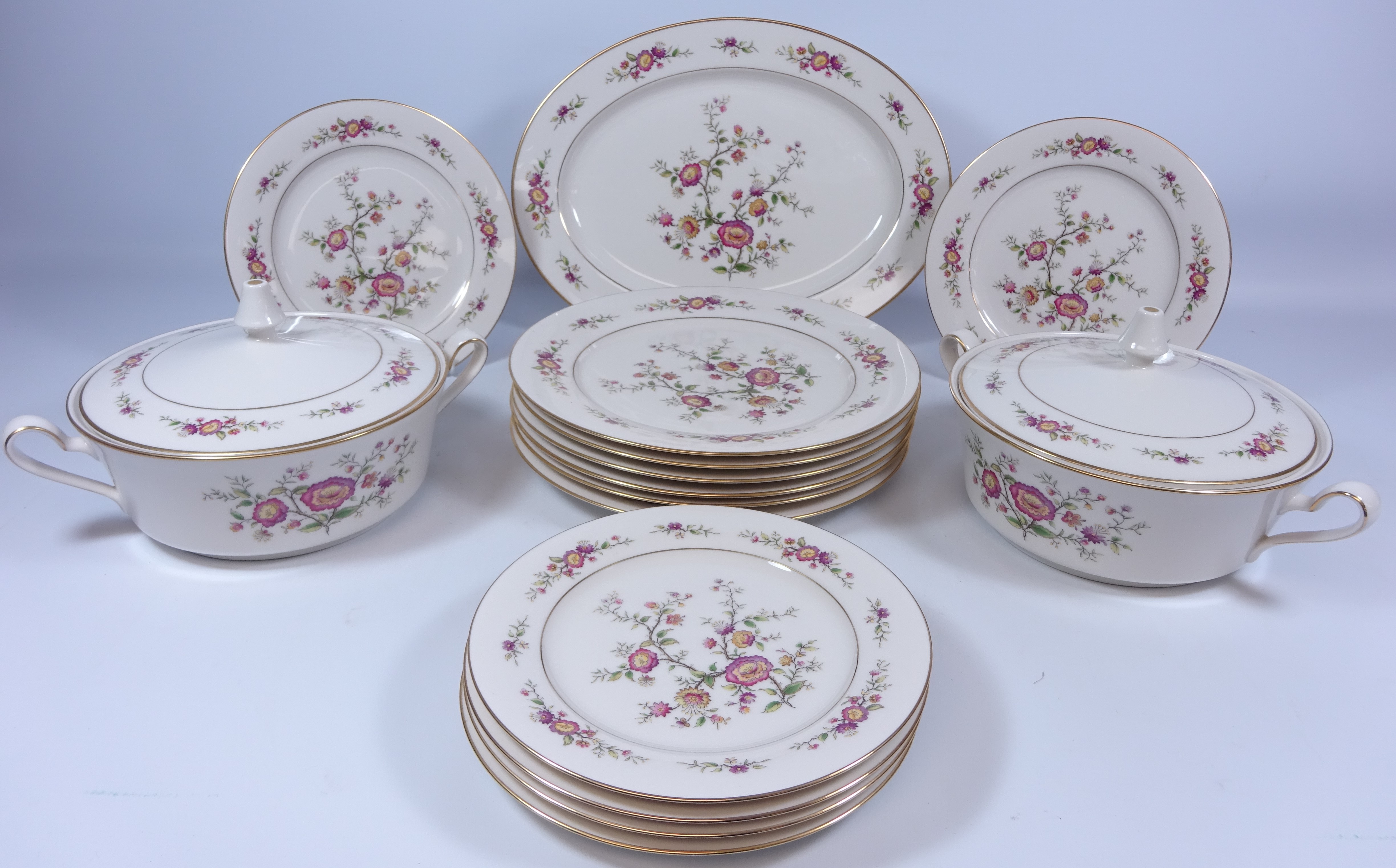 Noritake 'Asian Song' pattern dinnerware including six dinner plates, side plates,