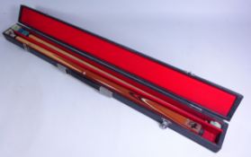 Winmau two piece snooker cue, in hard case Condition Report <a href='//www.