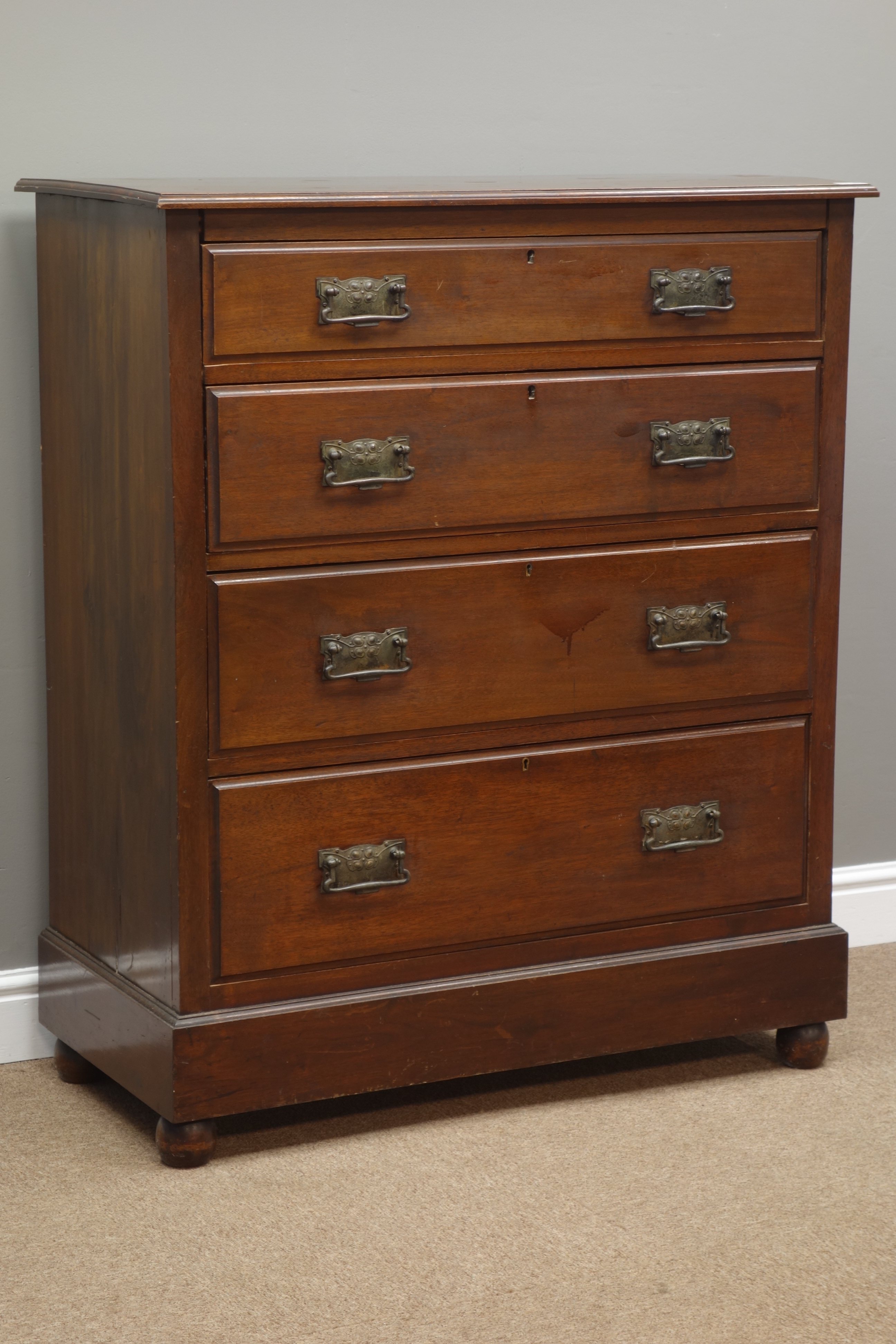 Edwardian walnut chest, four graduating drawer, W97cm, H113cm,