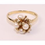 Pearl cluster gold ring hallmarked 9ct Condition Report <a href='//www.