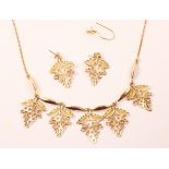 14ct gold pierced leaf design necklace and matching earrings stamped 585 approx 11gm