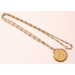 1925 gold sovereign in gold loose mount pendant hallmarked 9ct on gold figaro chain necklace