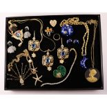 Collection of silver- gilt and costume jewellery suites Condition Report <a