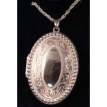 Large silver locket pendant on chain both stamped 925 Condition Report <a