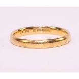 Gold wedding band hallmarked 22ct approx 2.6gm Condition Report <a href='//www.