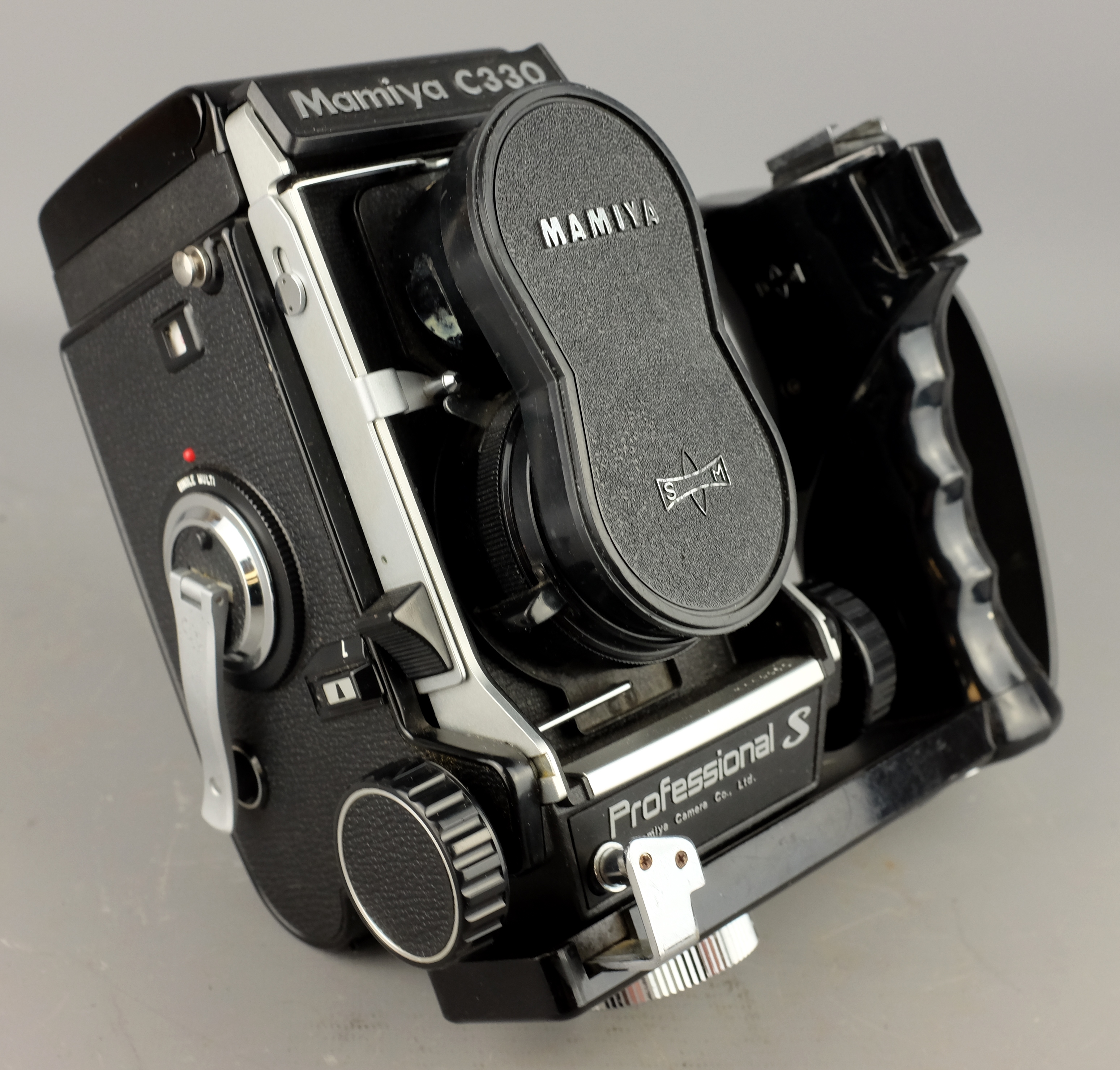 Mamiya C330 Professional S TLR Camera with Mamiya-Sekor 1:2.8 f=80mm lens No.722970/723282 & 1:4. - Image 4 of 11