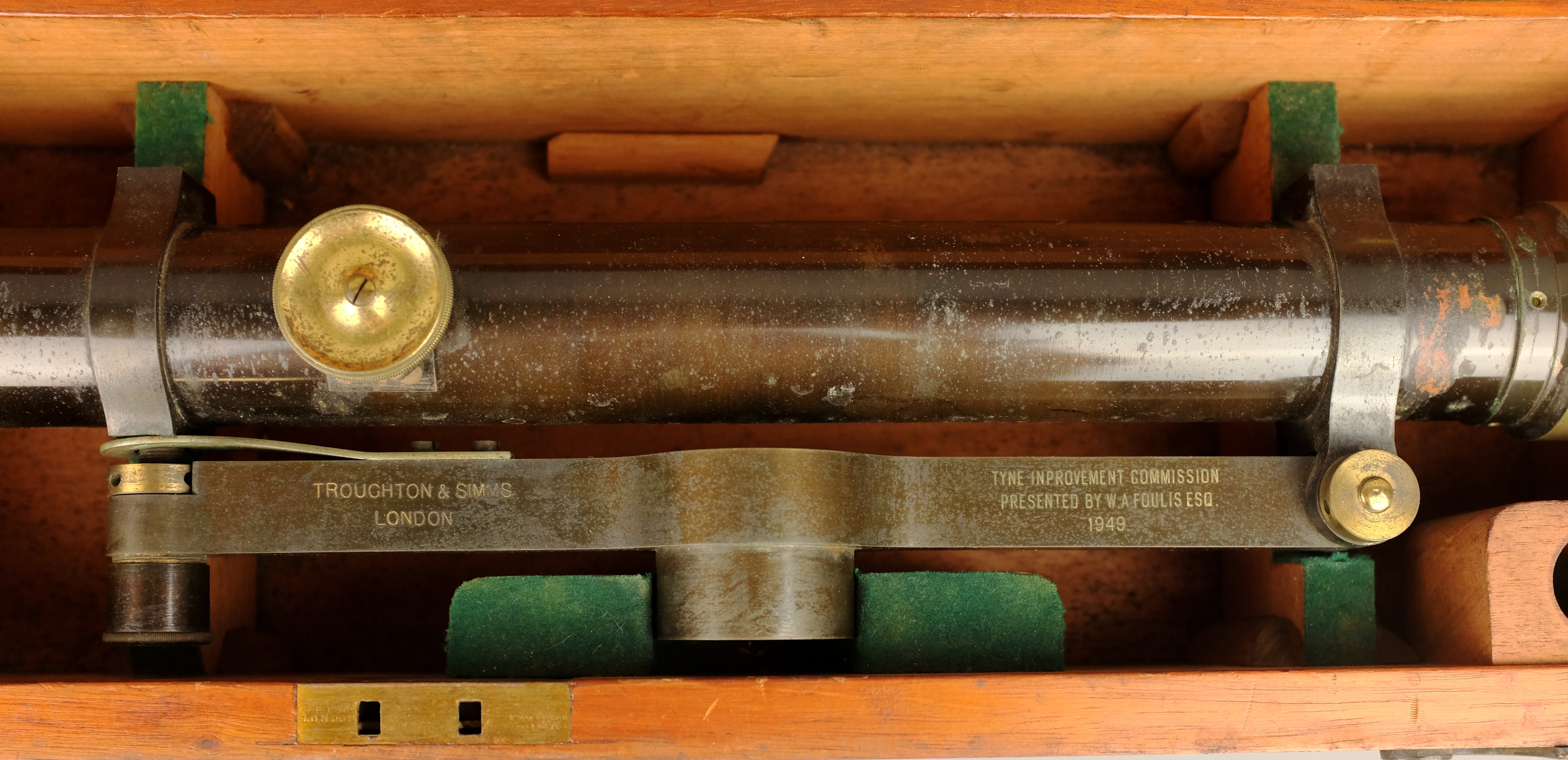 Troughton & Simms japanned & brass Level, inscribed 'Tyne Improvement Commission, - Image 7 of 8