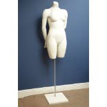 Half female adjustable mannequin on stand Condition Report <a href='//www.