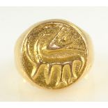 Gold signet ring tested to 18ct approx 10gm Condition Report <a href='//www.