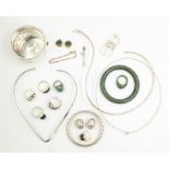 Hallmarked silver jade and other jewellery items in one box Condition Report <a