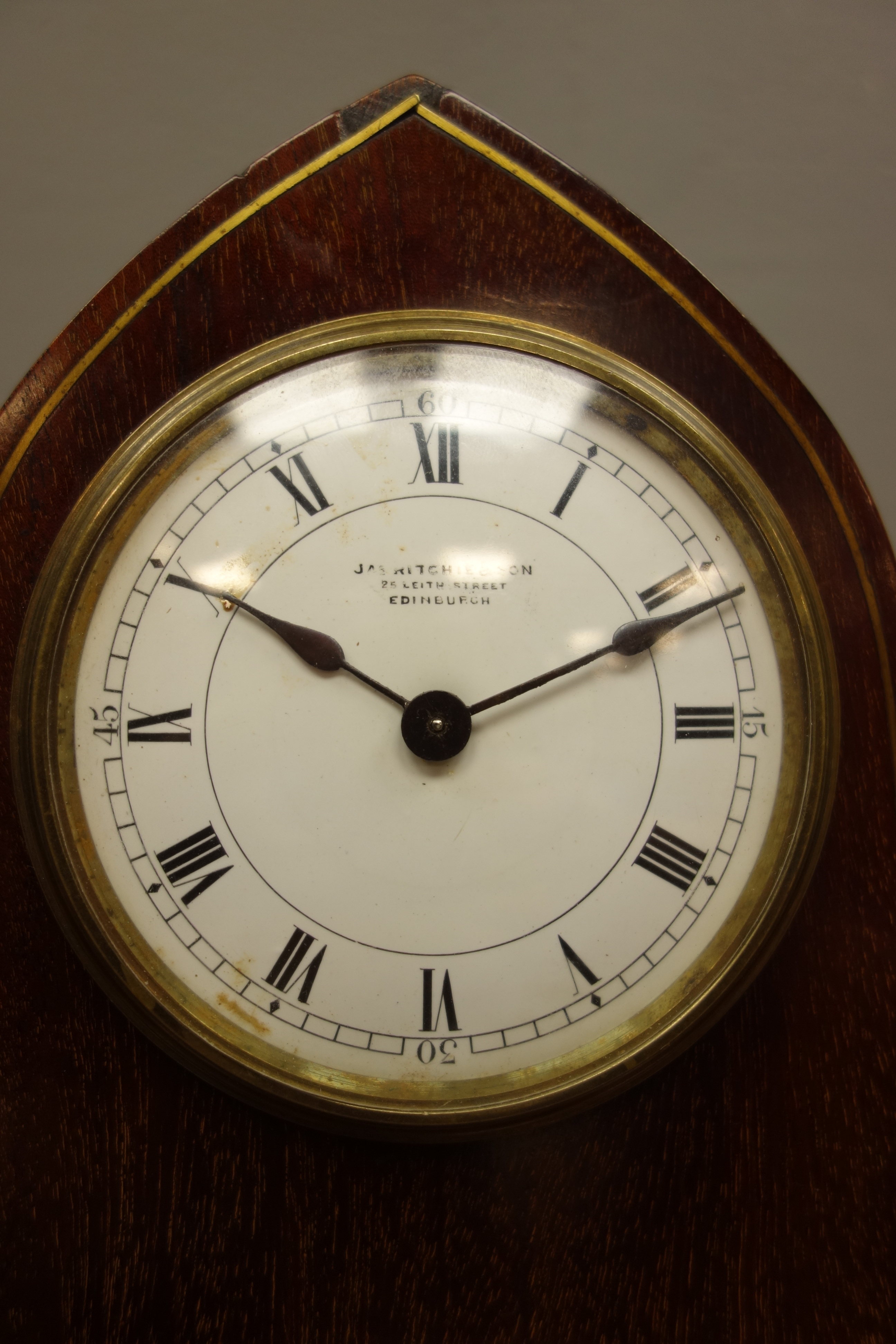 Edwardian inlaid mahogany mantle clock in lancet case, dial inscribed Jas. - Bild 2 aus 2