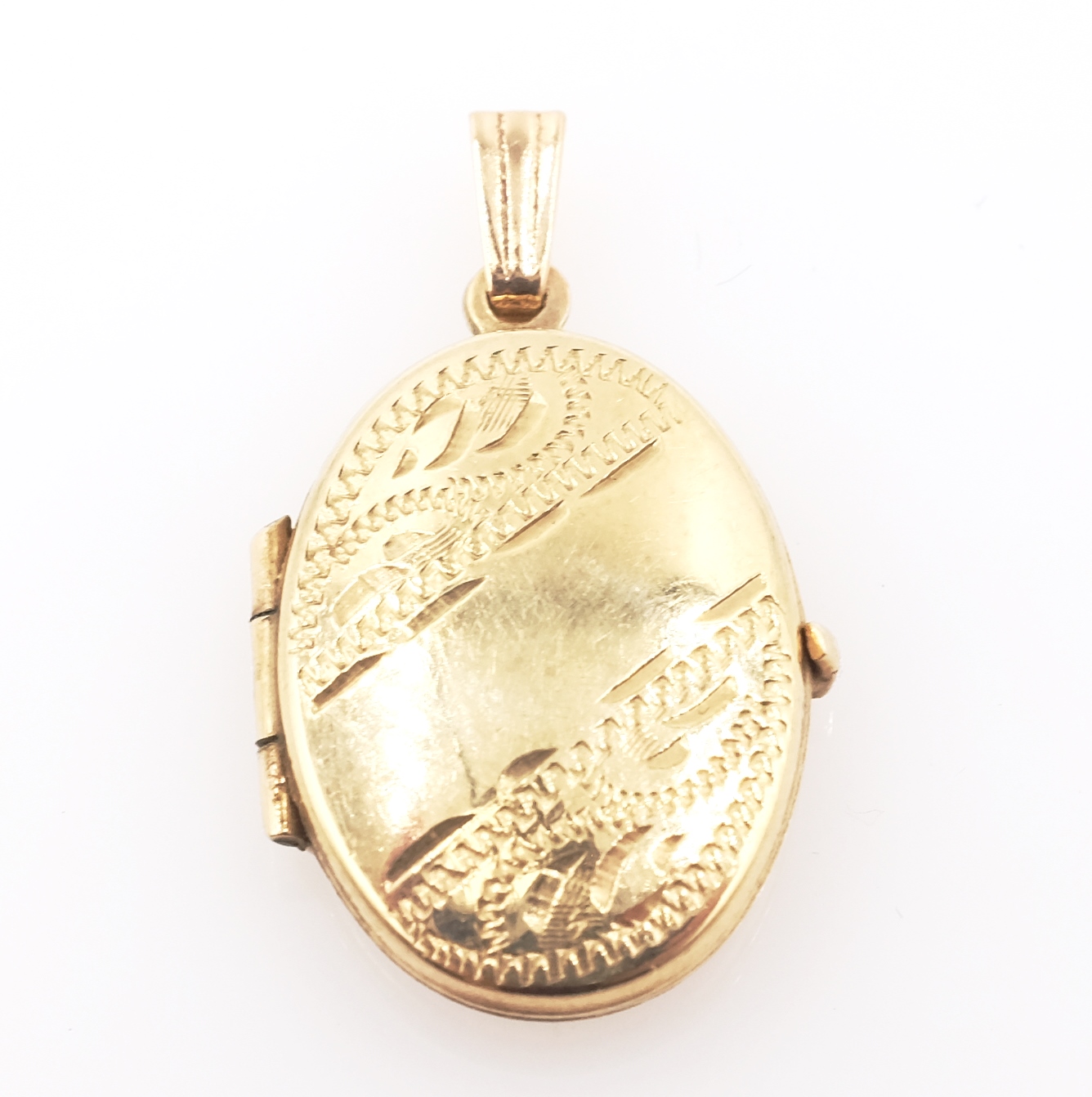 Hallmarked 9ct gold locket Condition Report <a href='//www.davidduggleby.