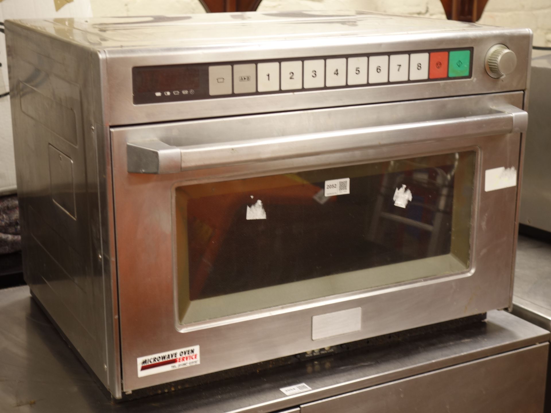 Commercial microwave, W65cm Condition Report <a href='//www.davidduggleby.