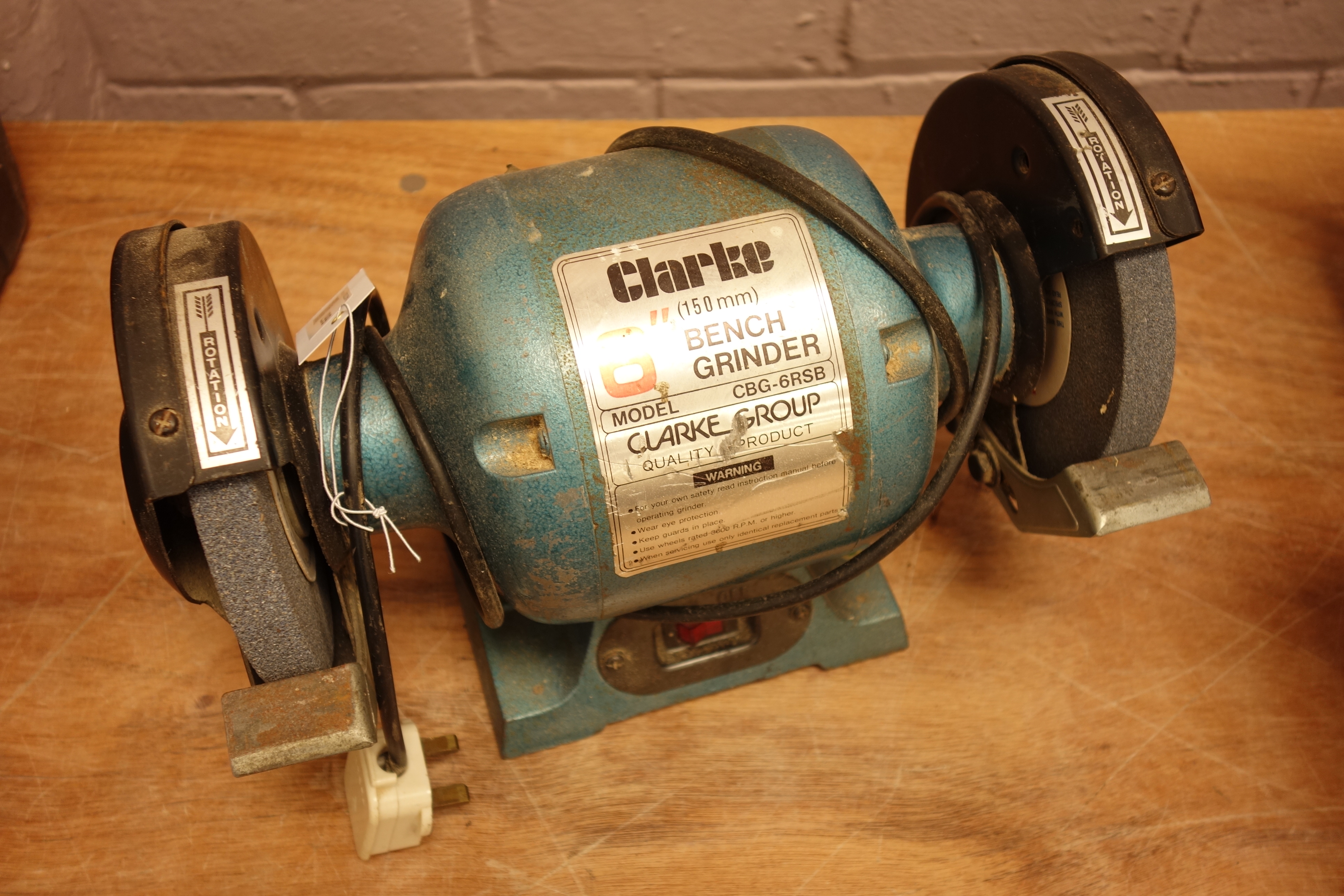 Clarke 6'' bench grinder Condition Report <a href='//www.davidduggleby.