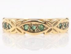 9ct gold emerald ring hallmarked Condition Report Approx 3gm size O<a