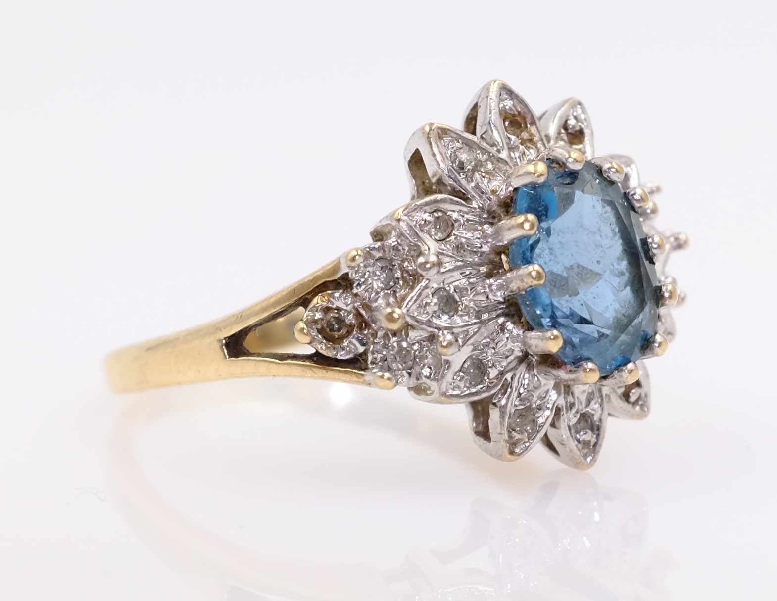 Apatite and diamond cluster ring hallmarked 9ct Condition Report Approx 3. - Image 2 of 3