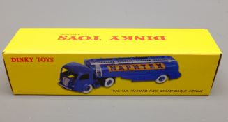 Dinky Atlas Supertoys Tracteur Panhard Avec Semi-Remorque Citerne 'Naphatex' in yellow pictorial