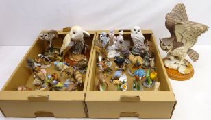 Two Franklin Mint porcelain figures 'The Barn Owl' & 'The Great Horned Owl', Beswick Robin,