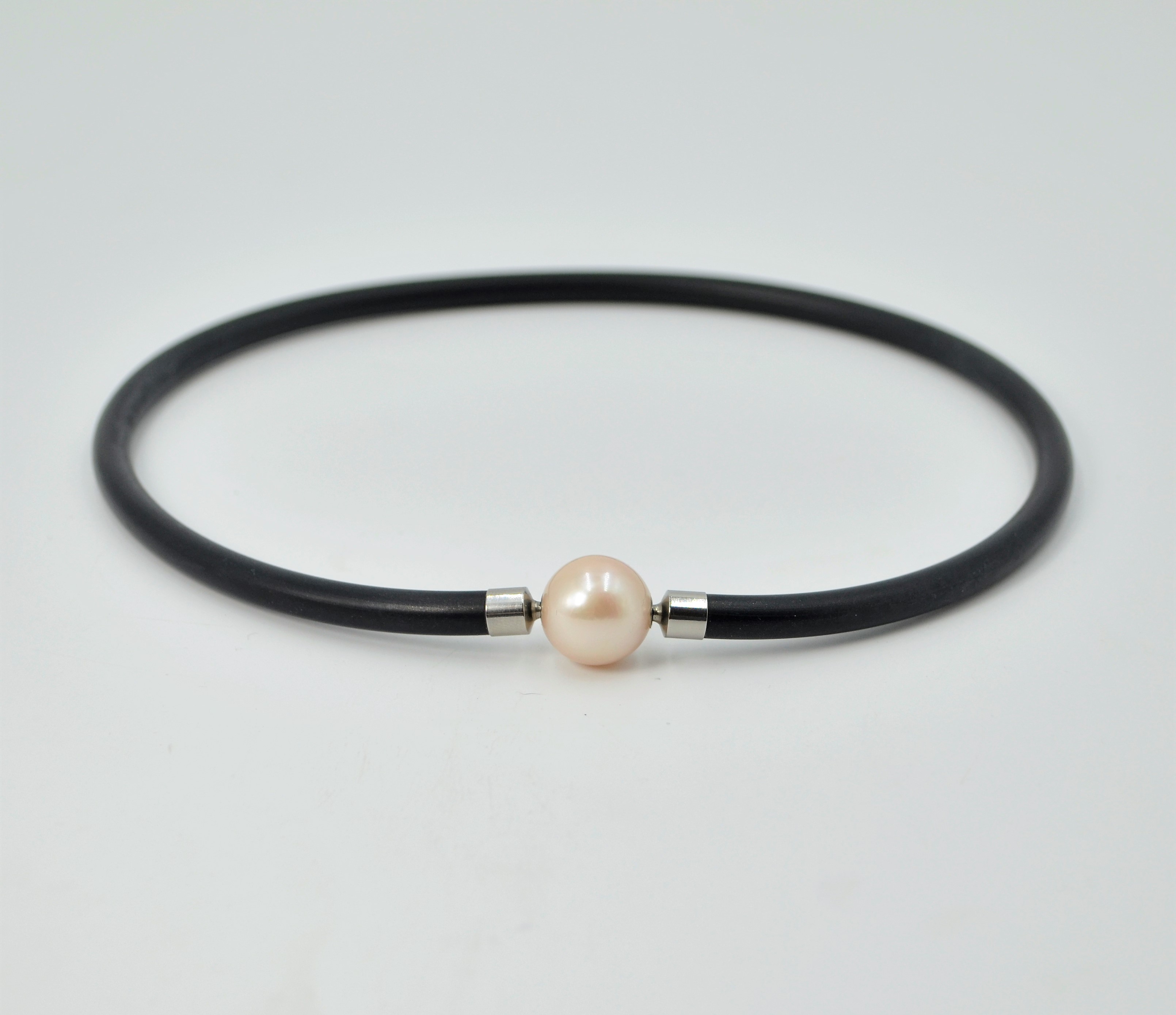 Saunders & Pughe contemporary pearl necklace, - Image 4 of 4