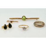 Peridot bar brooch stamped 9ct, pair jade ear-rings stamped 14K,