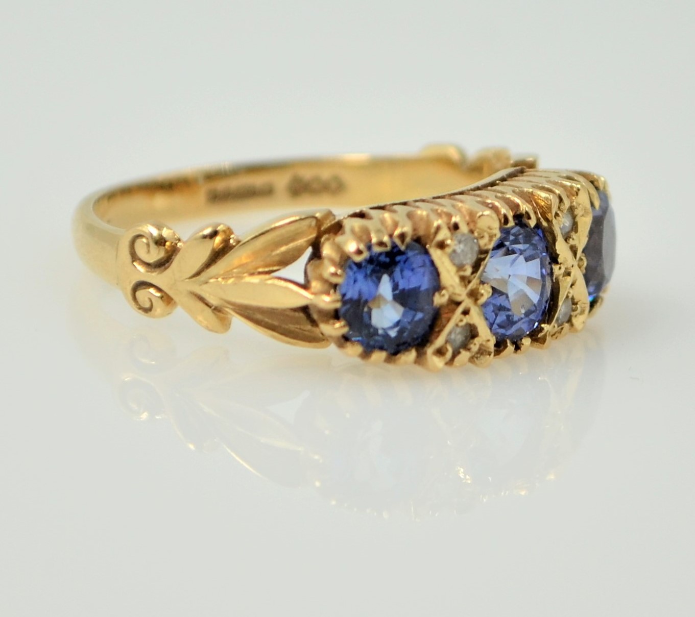 18ct gold tanzanite & diamond ring hallmarked Condition Report size N 4. - Image 2 of 3