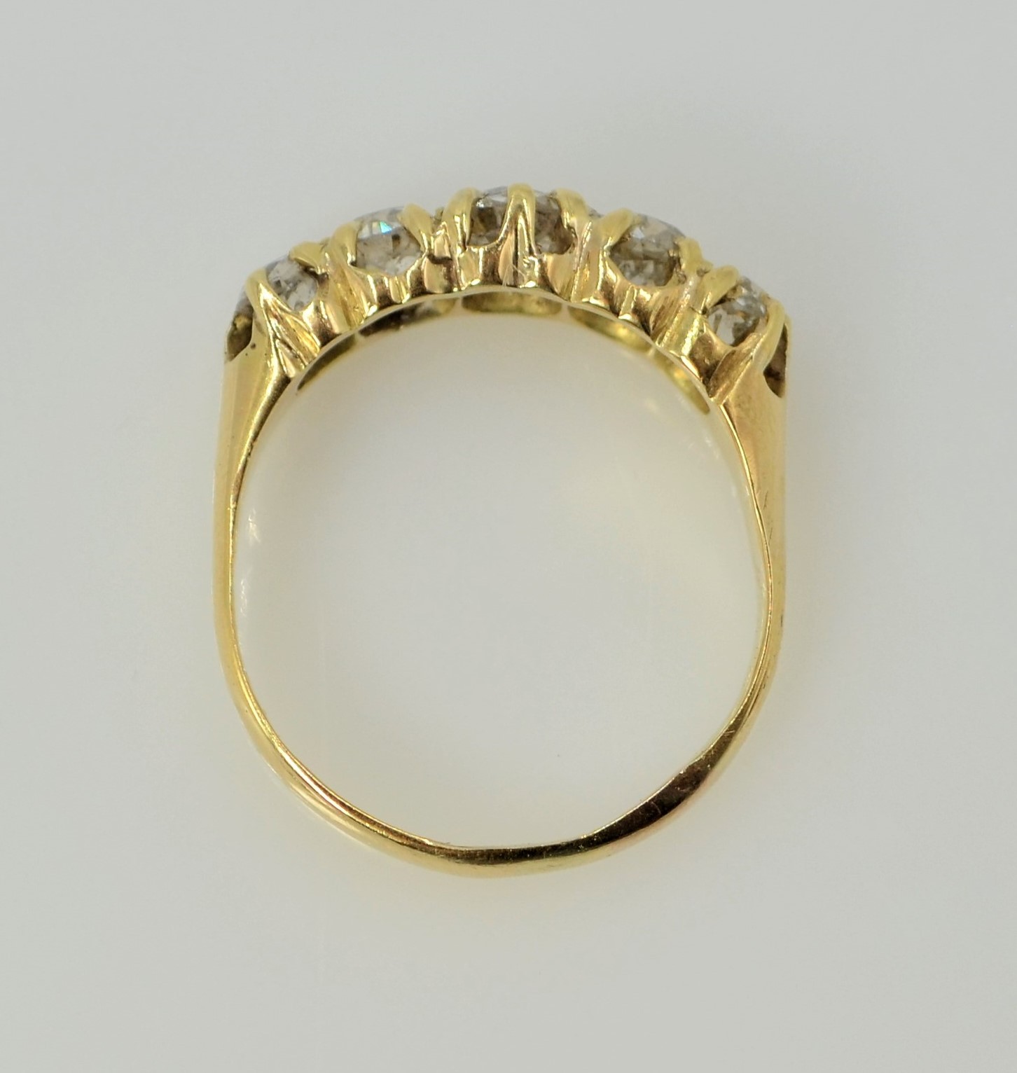 Victorian 18ct gold five stone diamond ring Birmingham 1884 Condition Report size - Image 3 of 3