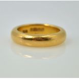 22ct gold wedding band, Birmingham 1926 approx 10.