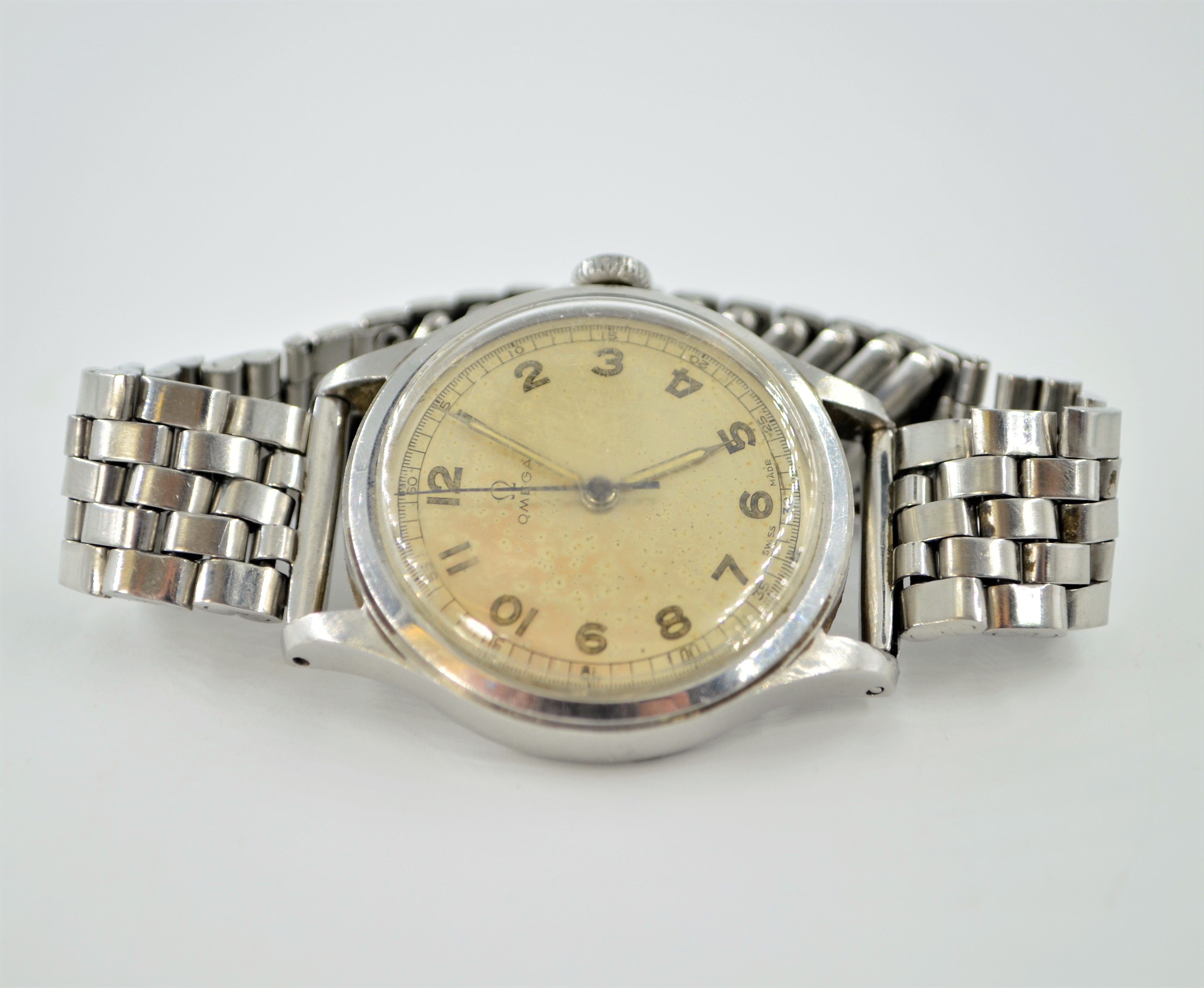 Omega stainless steel wristwatch 1944 no 10116329 model no 2179/3 Condition Report - Image 2 of 6