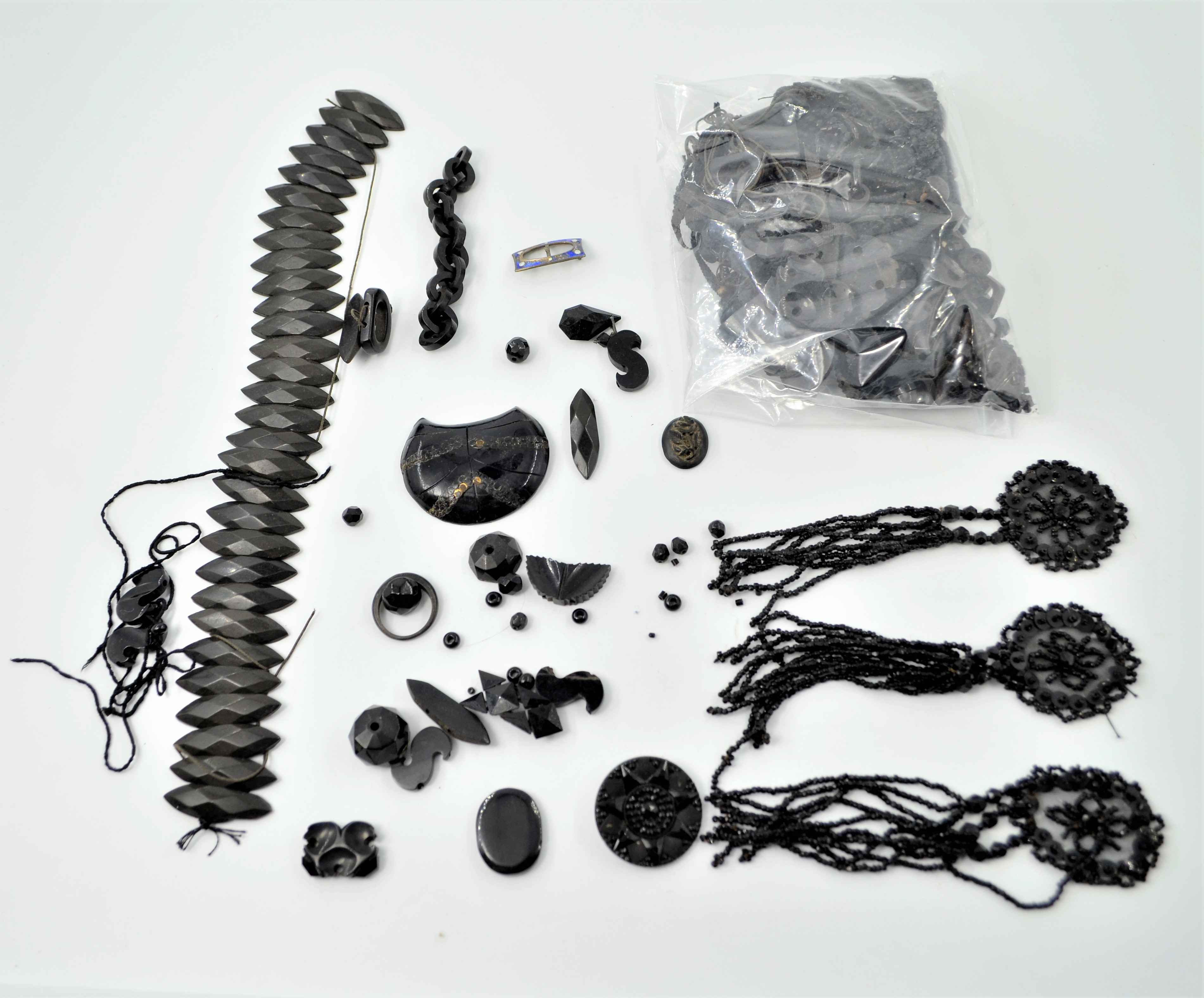 Whitby Jet and similar pieces and oddments Condition Report <a href='//www.