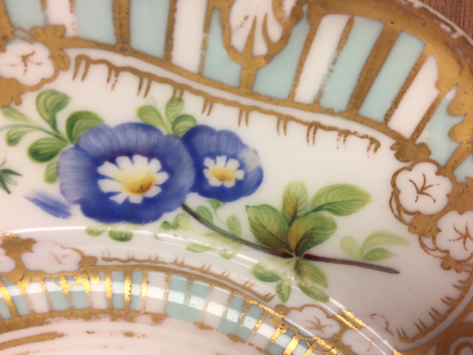 Early to mid 19th century porcelain dessert service comprising shaped serving dish, - Image 9 of 14
