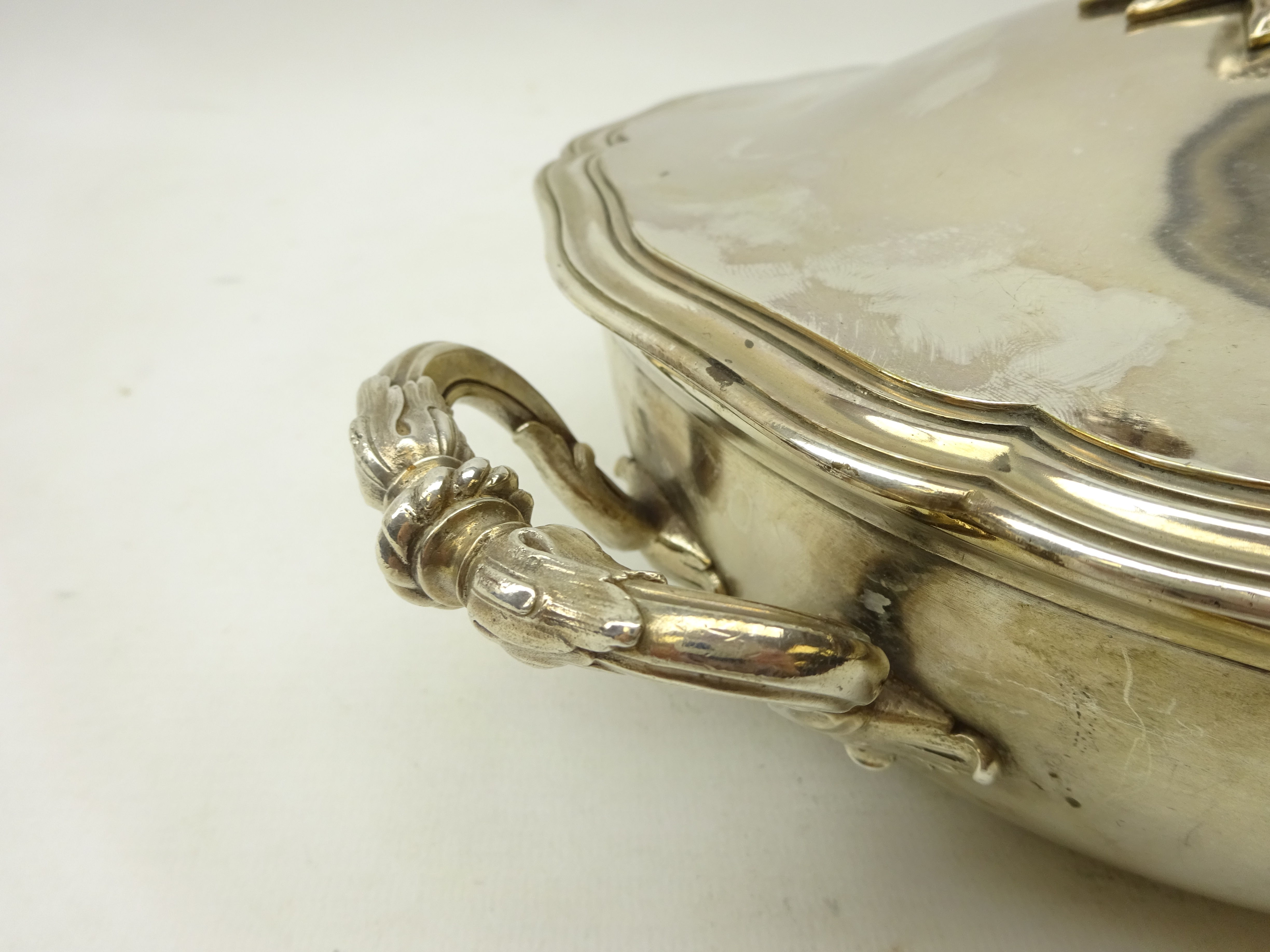 Late 19th century Christofle silver-plated tureen and cover with scalloped edge, - Image 15 of 18