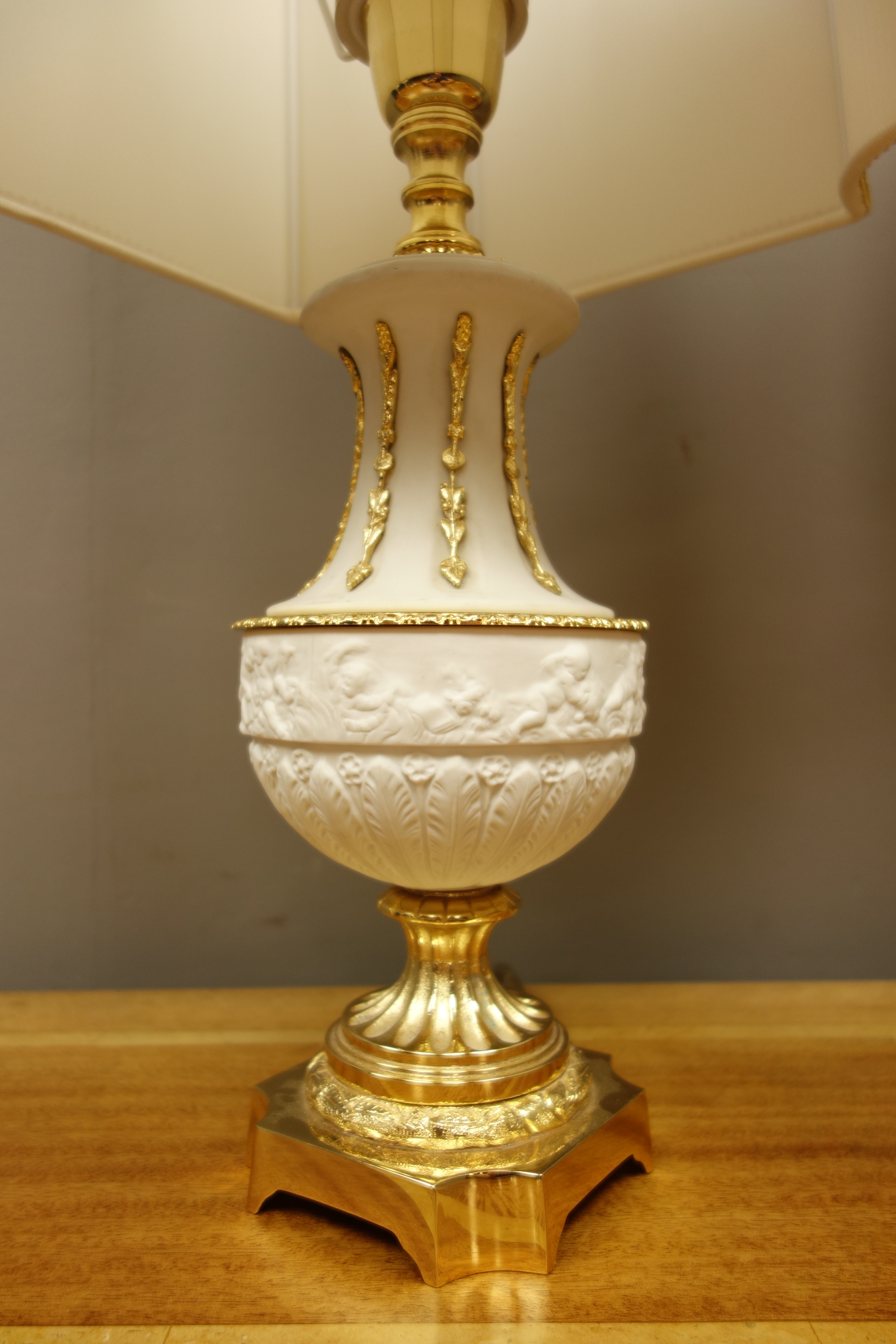 Pair Italian porcelain Mangani classical style table lamps, - Image 2 of 2