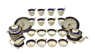 Early 19th century tea service for eight persons, moulded gilt rim,