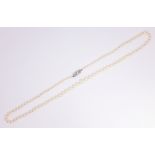 Single strand graduating pearl necklace,