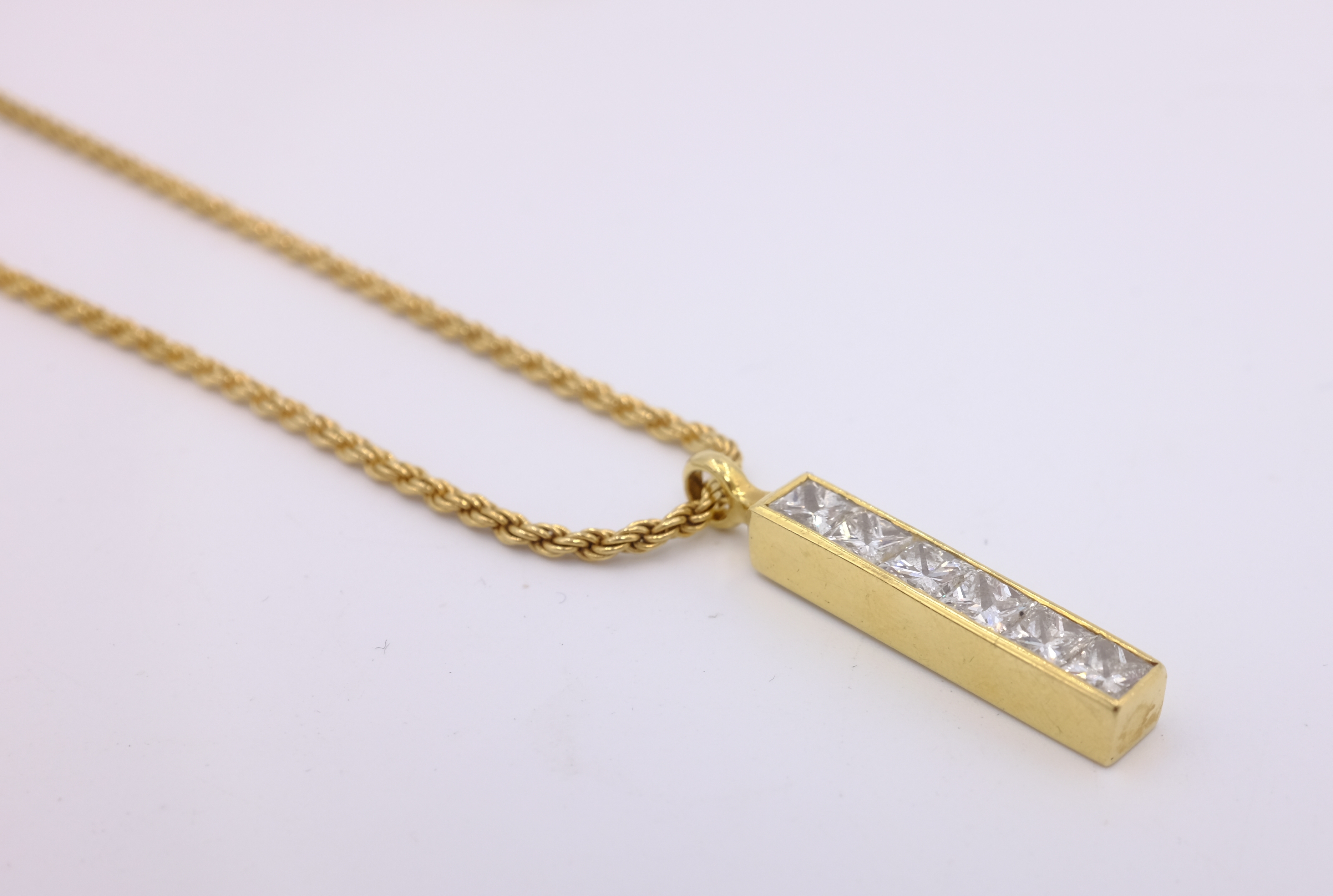 18ct gold diamond "strip" pendant necklace, - Image 2 of 5