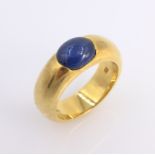 Boodles & Dunthorne 18ct gold cabochon sapphire ring,