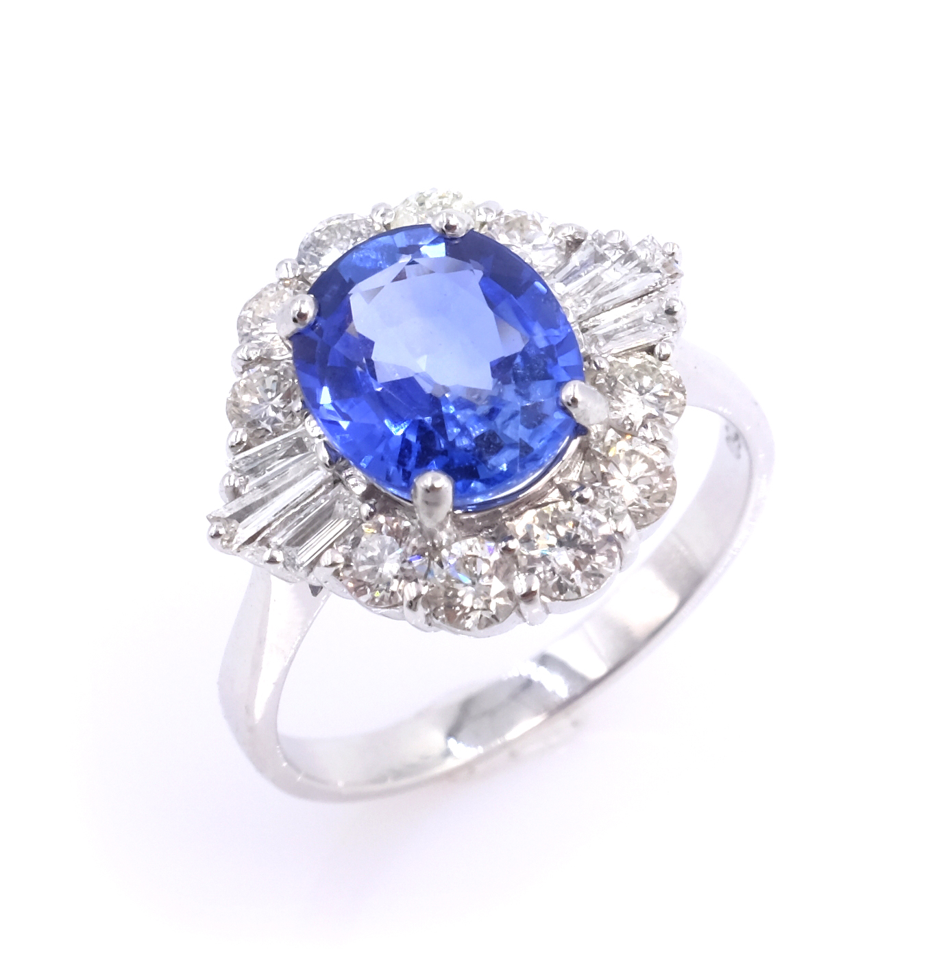 18ct white gold sapphire and diamond cluster ring, stamped 750 sapphire approx 2.