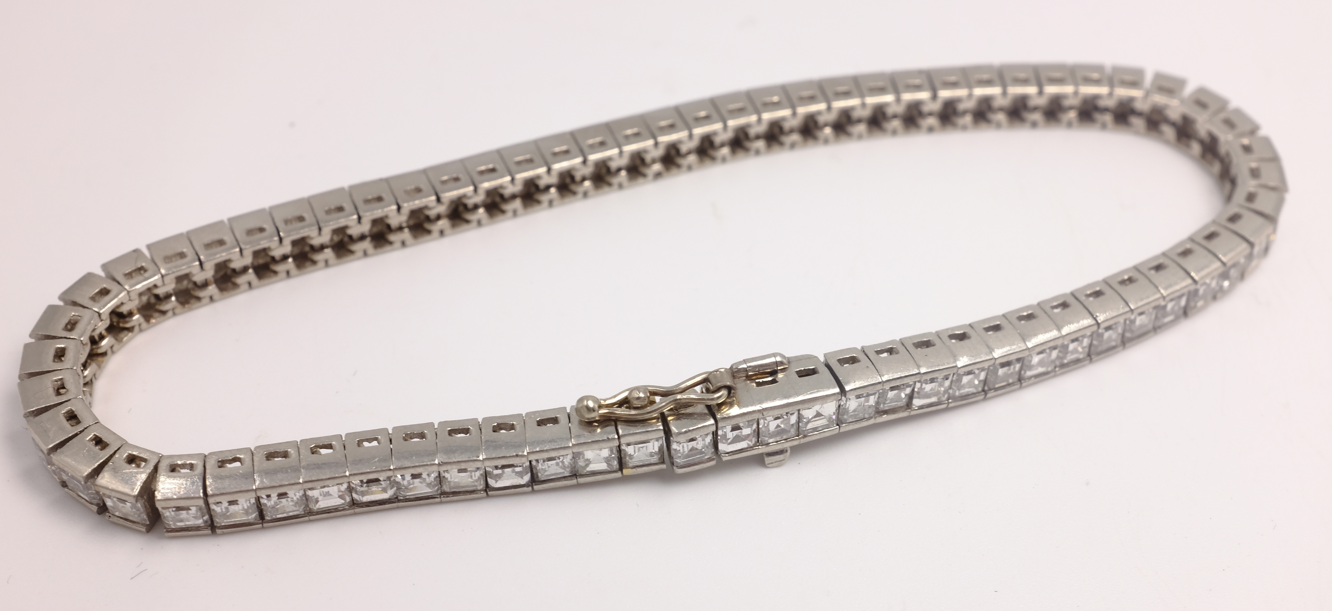 Platinum emerald cut diamond bracelet stamped 950, - Image 3 of 3