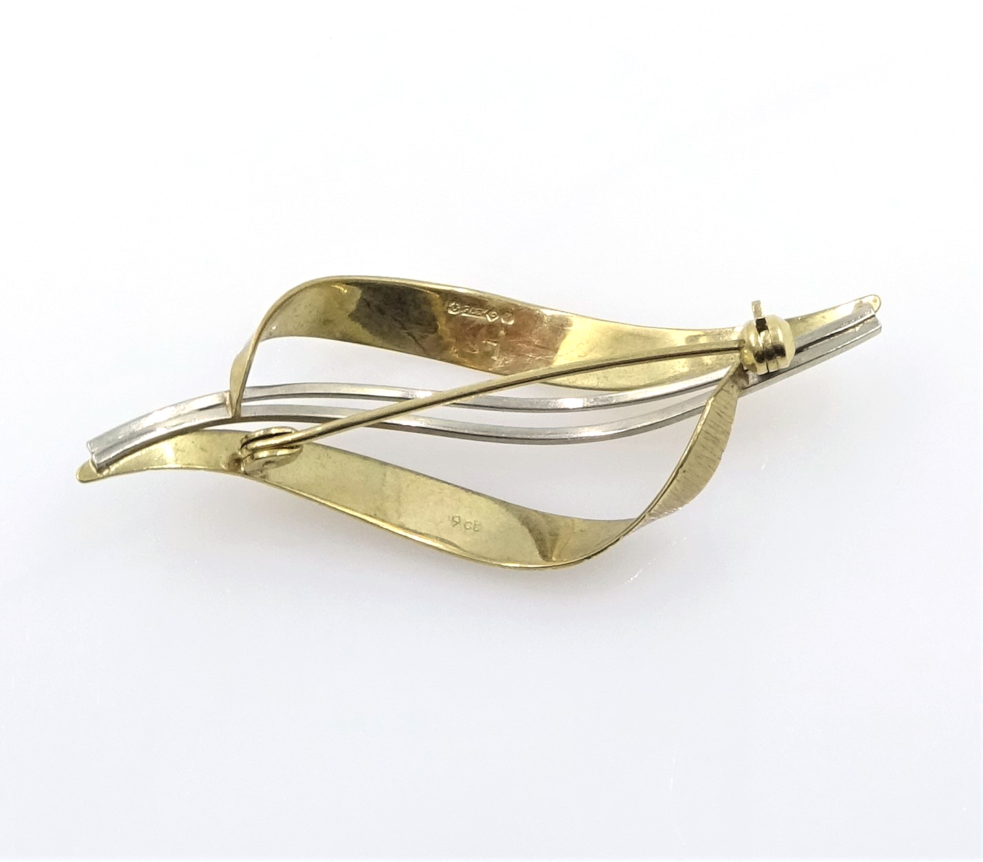 Two tone 9ct gold brooch, import marks London 1965 approx 3. - Image 4 of 4